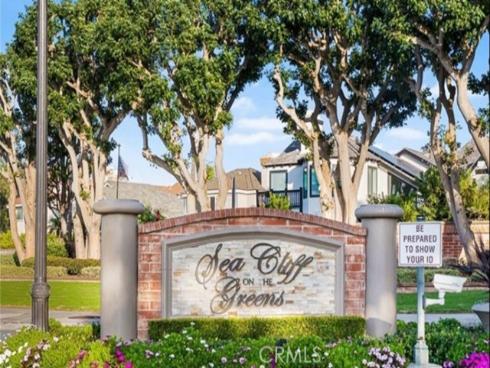 19371 Woodlands , Huntington Beach, CA