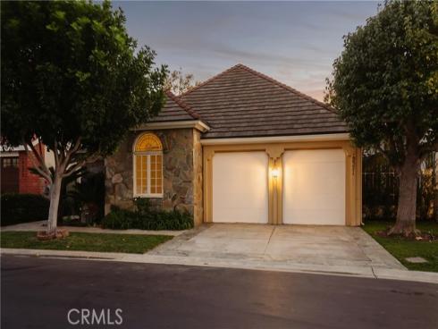 19371 Woodlands , Huntington Beach, CA