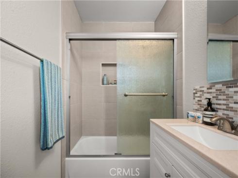 5082  Edinger  , Huntington Beach, CA