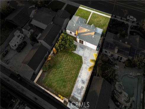 5082  Edinger  , Huntington Beach, CA