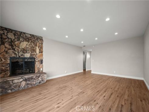 5082  Edinger  , Huntington Beach, CA