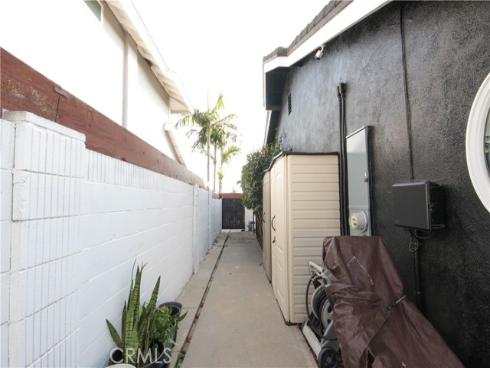 10211  Cliff   Drive, Huntington Beach, CA