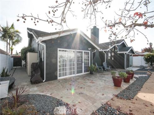 10211  Cliff   Drive, Huntington Beach, CA