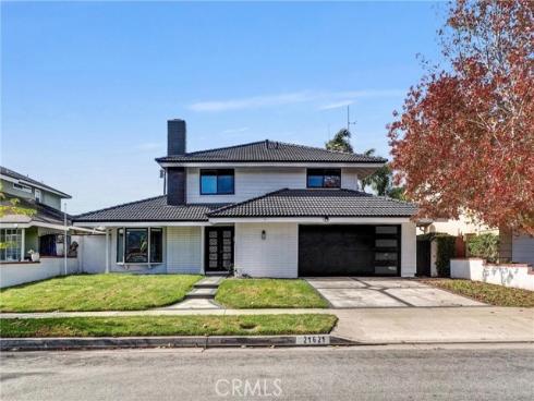 21621  Kaneohe  , Huntington Beach, CA