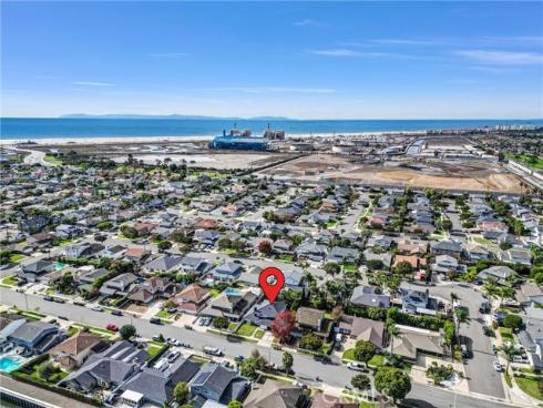 21621  Kaneohe  , Huntington Beach, CA