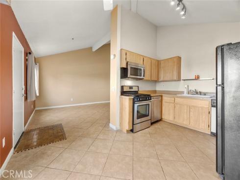 409  Utica  D36  Avenue, Huntington Beach, CA