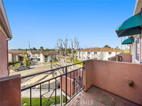 409  Utica  D36  Avenue, Huntington Beach, CA