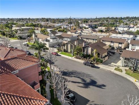 409  Utica  D36  Avenue, Huntington Beach, CA