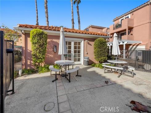 409  Utica  D36  Avenue, Huntington Beach, CA