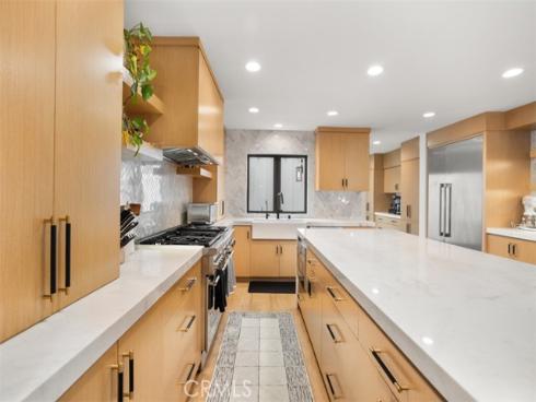 307  18th   Street, Huntington Beach, CA