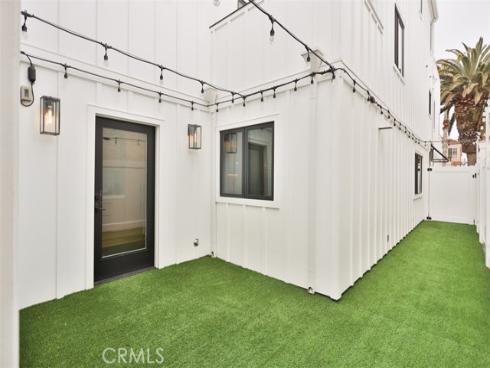 307  18th   Street, Huntington Beach, CA