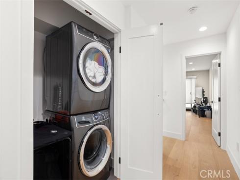 307  18th   Street, Huntington Beach, CA