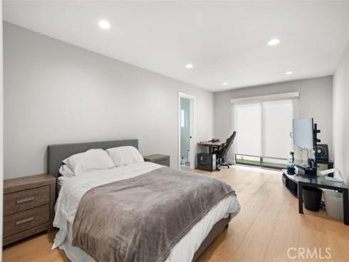 307  18th   Street, Huntington Beach, CA