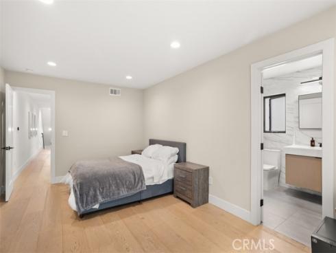 307  18th   Street, Huntington Beach, CA