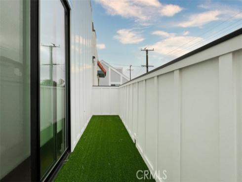 307  18th   Street, Huntington Beach, CA