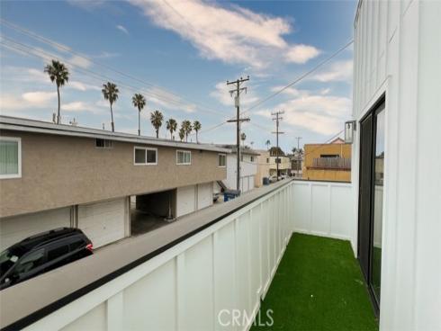 307  18th   Street, Huntington Beach, CA