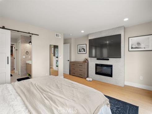 307  18th   Street, Huntington Beach, CA