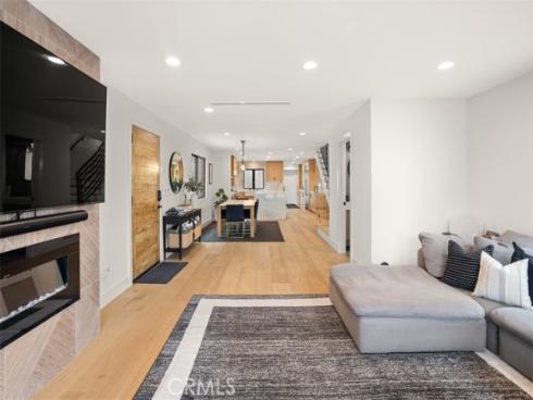 307  18th   Street, Huntington Beach, CA