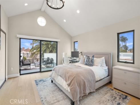 307  18th   Street, Huntington Beach, CA