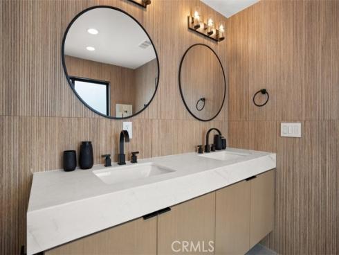 307  18th   Street, Huntington Beach, CA