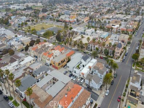 307  18th   Street, Huntington Beach, CA