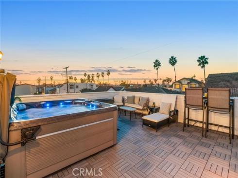 309  21st  , Huntington Beach, CA