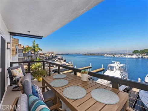 16255  Pacific  204  Circle, Huntington Beach, CA