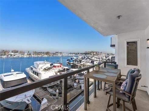 16255  Pacific  204  Circle, Huntington Beach, CA