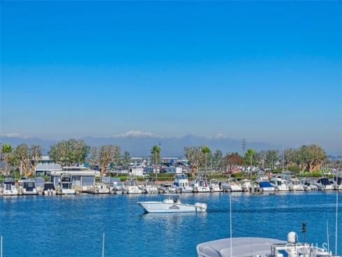 16255  Pacific  204  Circle, Huntington Beach, CA