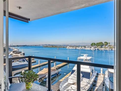 16255  Pacific  204  Circle, Huntington Beach, CA