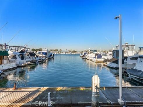 16255  Pacific  204  Circle, Huntington Beach, CA