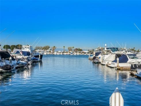 16255  Pacific  204  Circle, Huntington Beach, CA