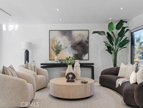 15631  Sunburst   Lane, Huntington Beach, CA