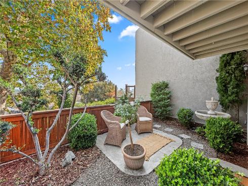 18576  Vallarta  , Huntington Beach, CA