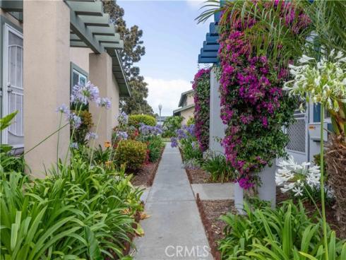 16509  Caballero  30B  Lane, Huntington Beach, CA