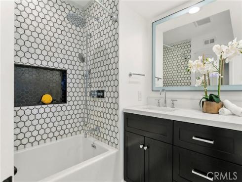 21066  Poolside  , Huntington Beach, CA