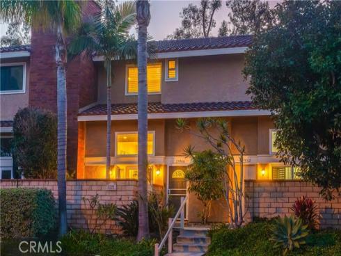 21066  Poolside  , Huntington Beach, CA