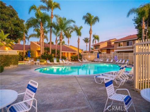 21066  Poolside  , Huntington Beach, CA