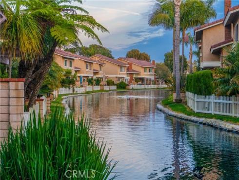 21066  Poolside  , Huntington Beach, CA