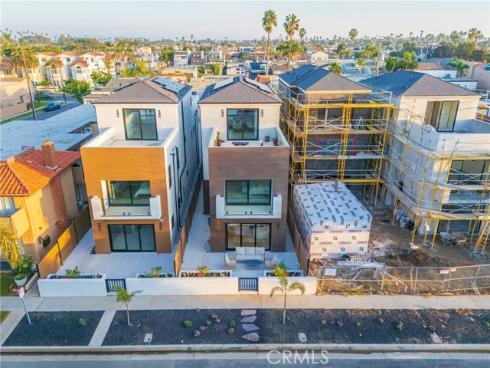 422  20th   Street, Huntington Beach, CA
