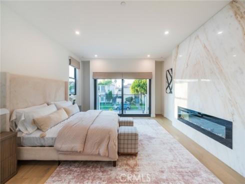 422  20th   Street, Huntington Beach, CA