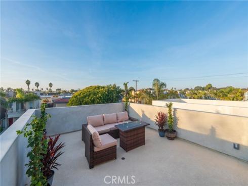 422  20th   Street, Huntington Beach, CA