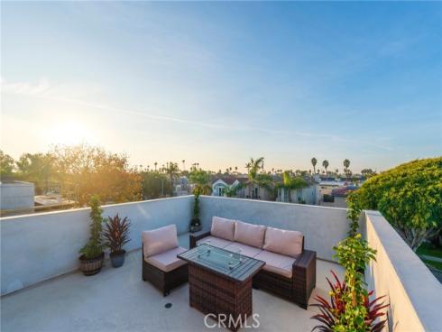 422  20th   Street, Huntington Beach, CA