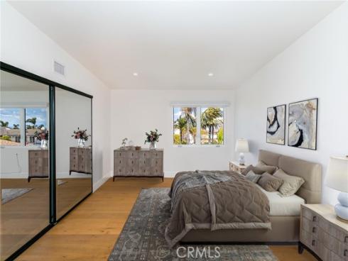 4651 Los Patos , Huntington Beach, CA