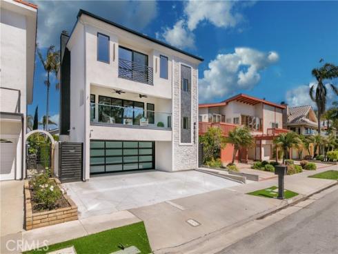 4651 Los Patos , Huntington Beach, CA