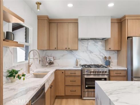 20642 Goshawk Lane, Huntington Beach, CA