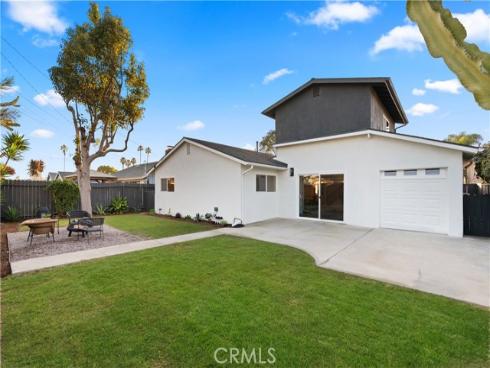 20642 Goshawk Lane, Huntington Beach, CA