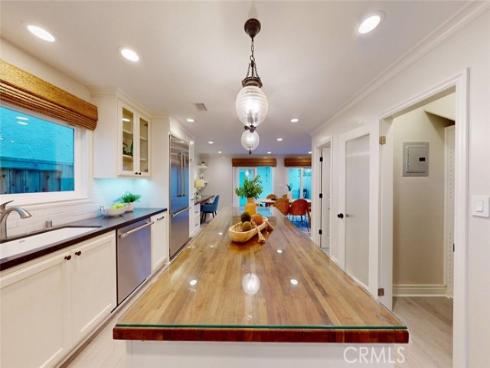 322 12 th , Huntington Beach, CA