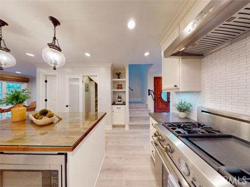 322 12 th , Huntington Beach, CA