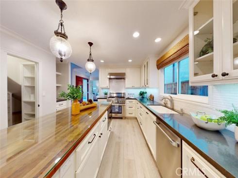 322 12 th , Huntington Beach, CA